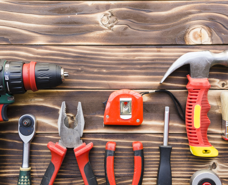 Les 6 critères essentiels pour bien choisir vos outils de bricolage en ligne